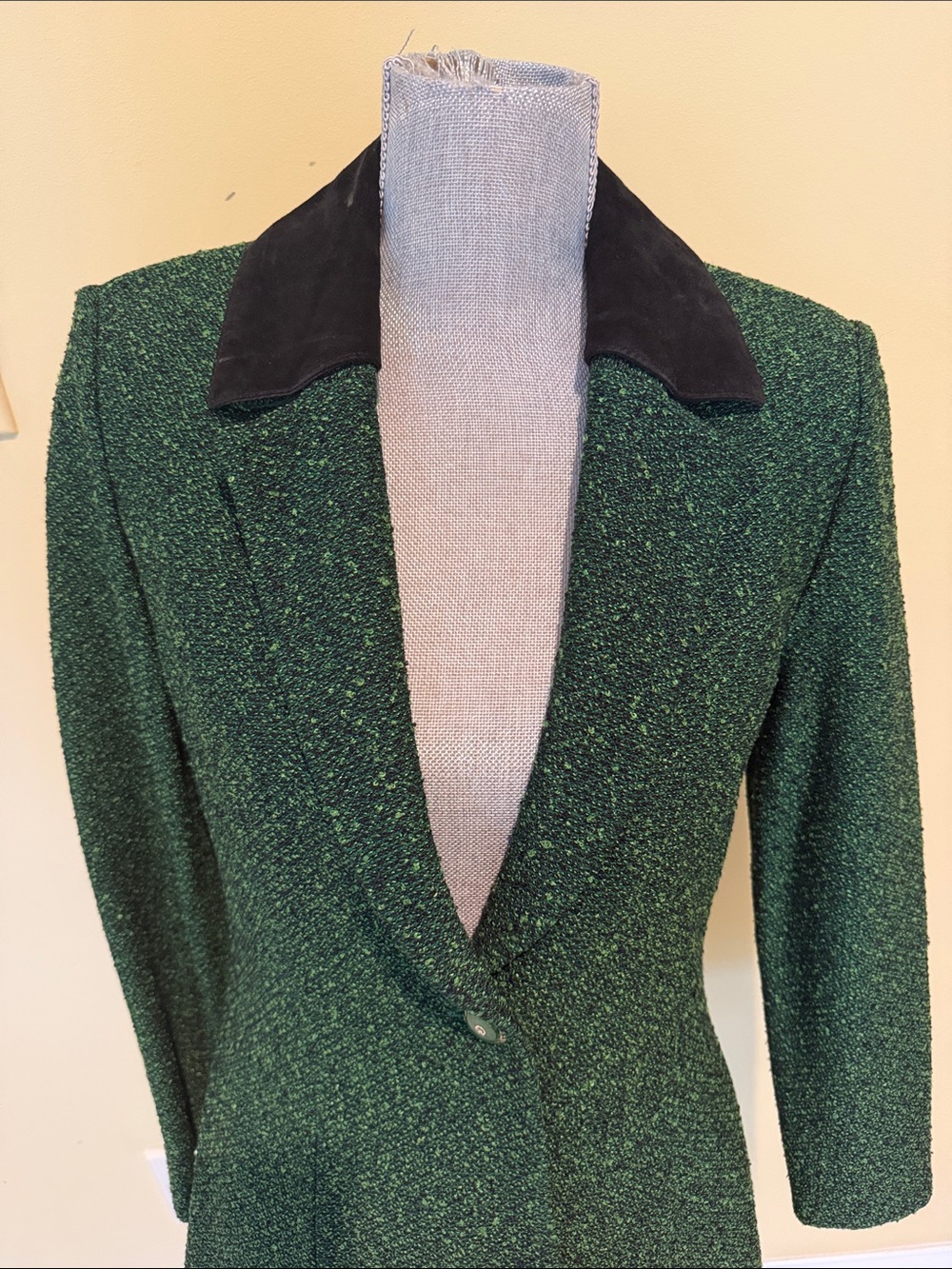 St. John Jacket - Picture 3 of 10